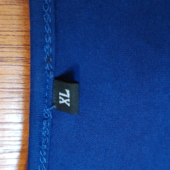 Top - Picture 2 of 4